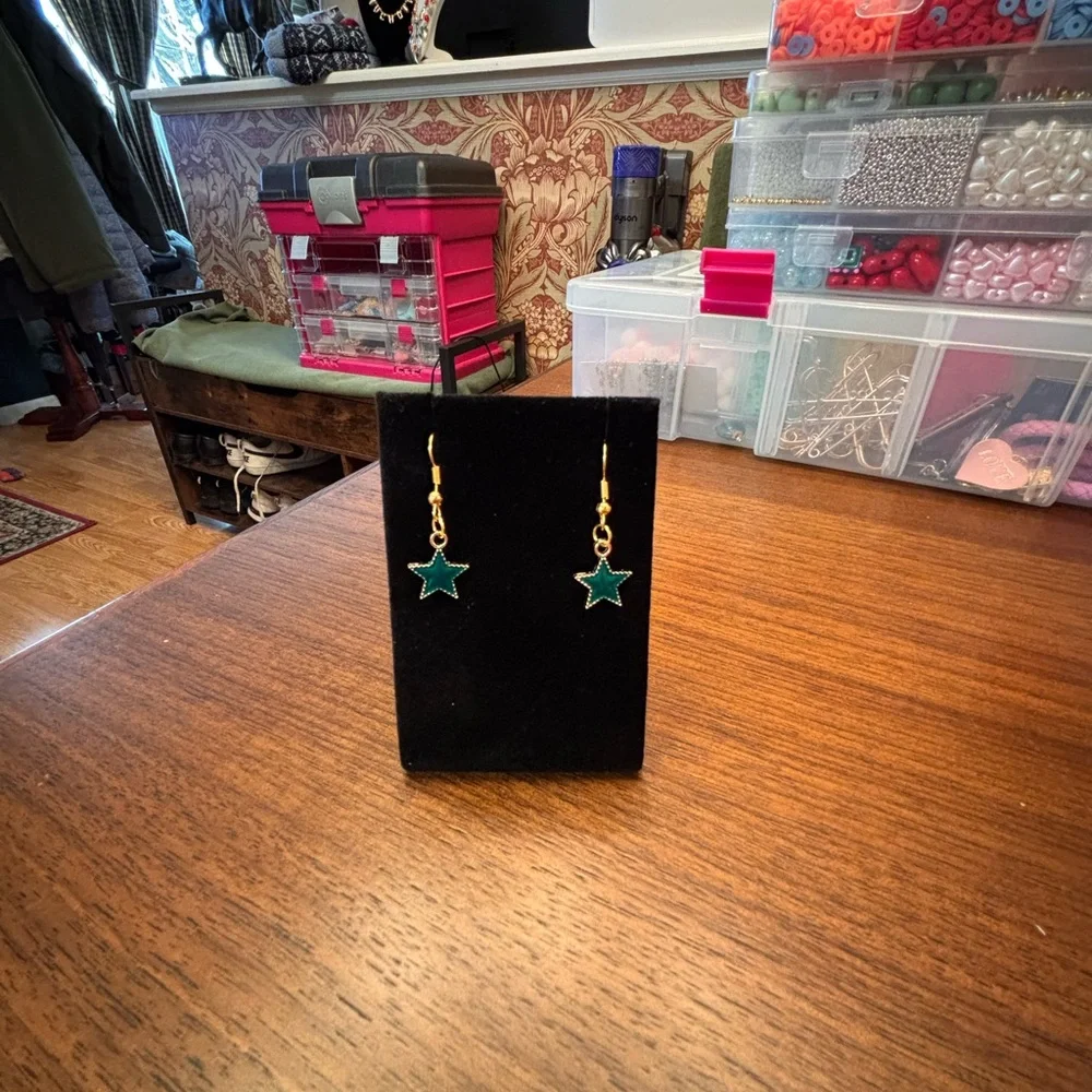 3pc set Cute new shimmer Green Star Earrings n matching charm fun vibrant bold